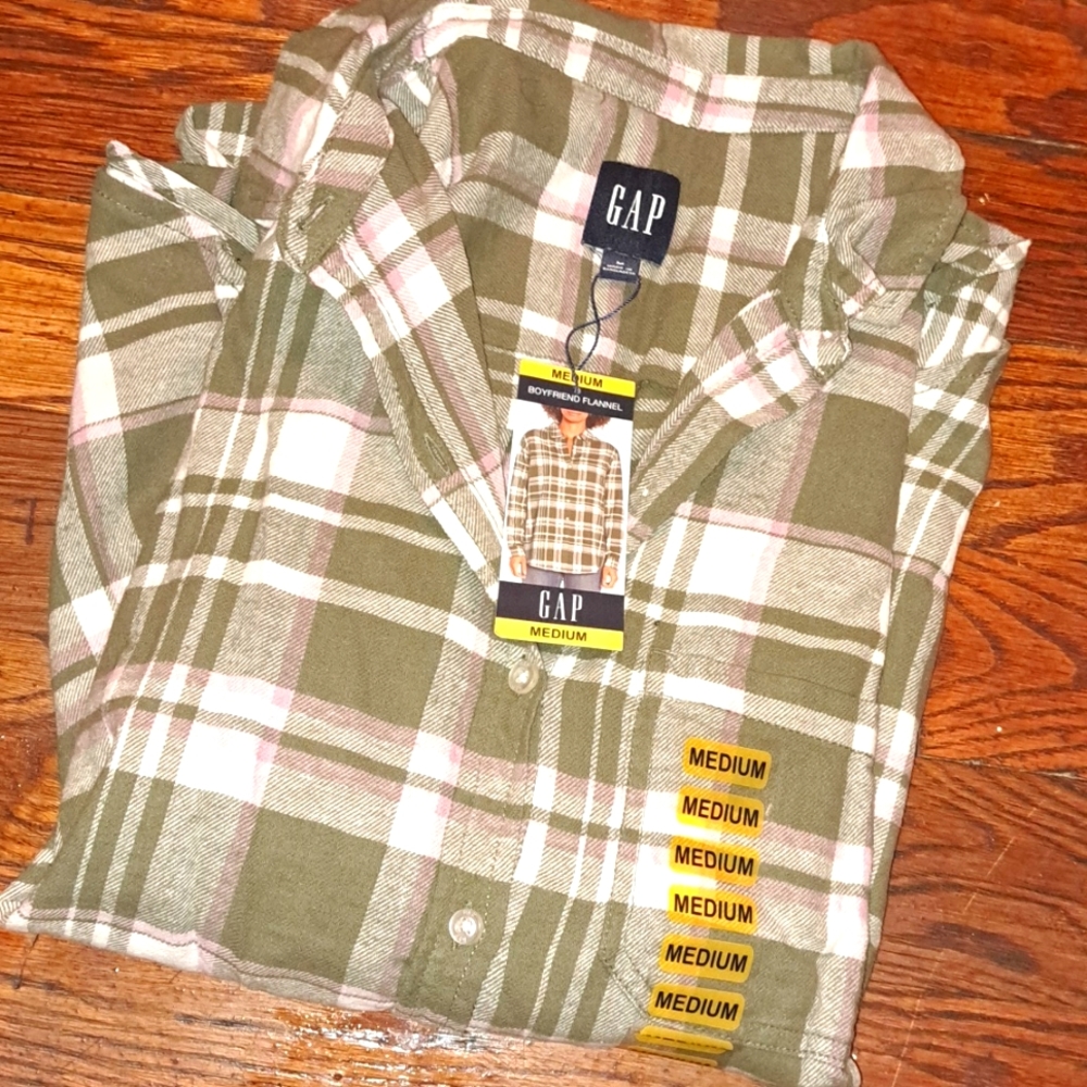NEW Women's GAP Boyfriend Flannel Size Medium